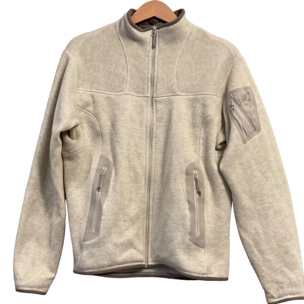 ARC’TERYX Cream, Oatmeal Fall and Winter Women’s Size Large Zip Up Sweatshirt